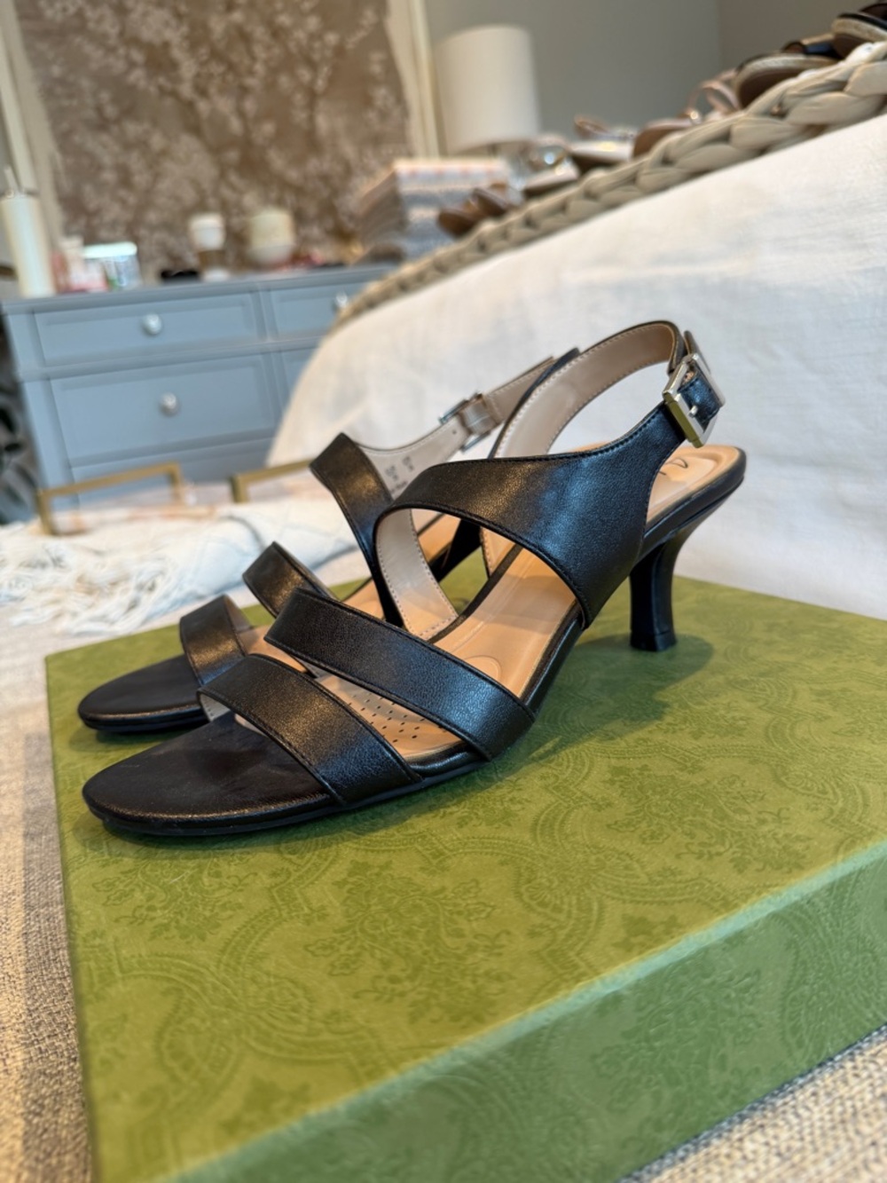 NWOT!! Abella Black Strappy Slingback Mid-Heel Sandals